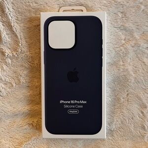 Apple iPhone 16 Pro Max Silicone Case - Dark Blue